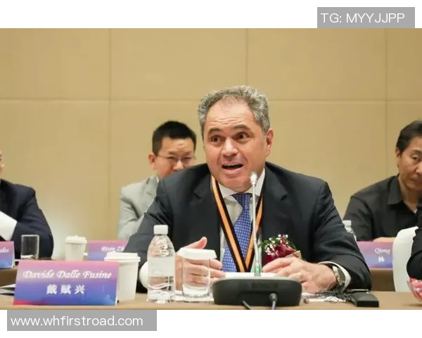 探寻有鲍字的足球明星背后的故事与成就，揭示他们的职业生涯与影响力